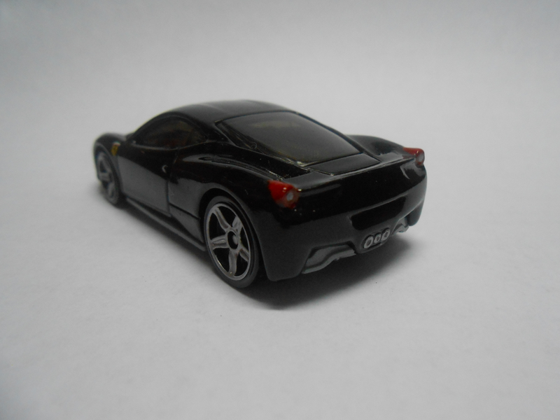 Illustration for article titled Putting details on the Hotwheels Ferrari 458 Italia